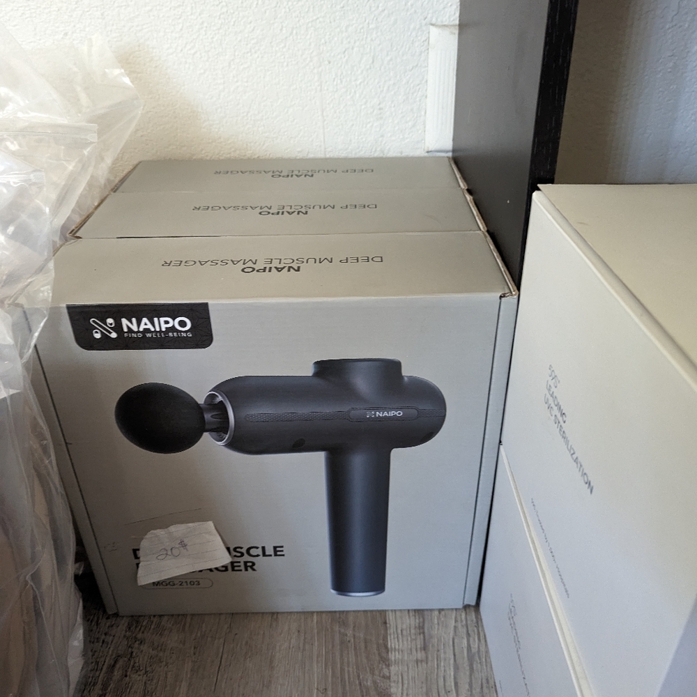 Deep tissue massage gun